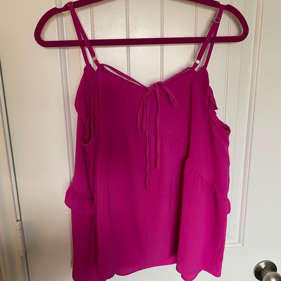 BRAND NEW Ruffled Tank - Picture 3 of 3